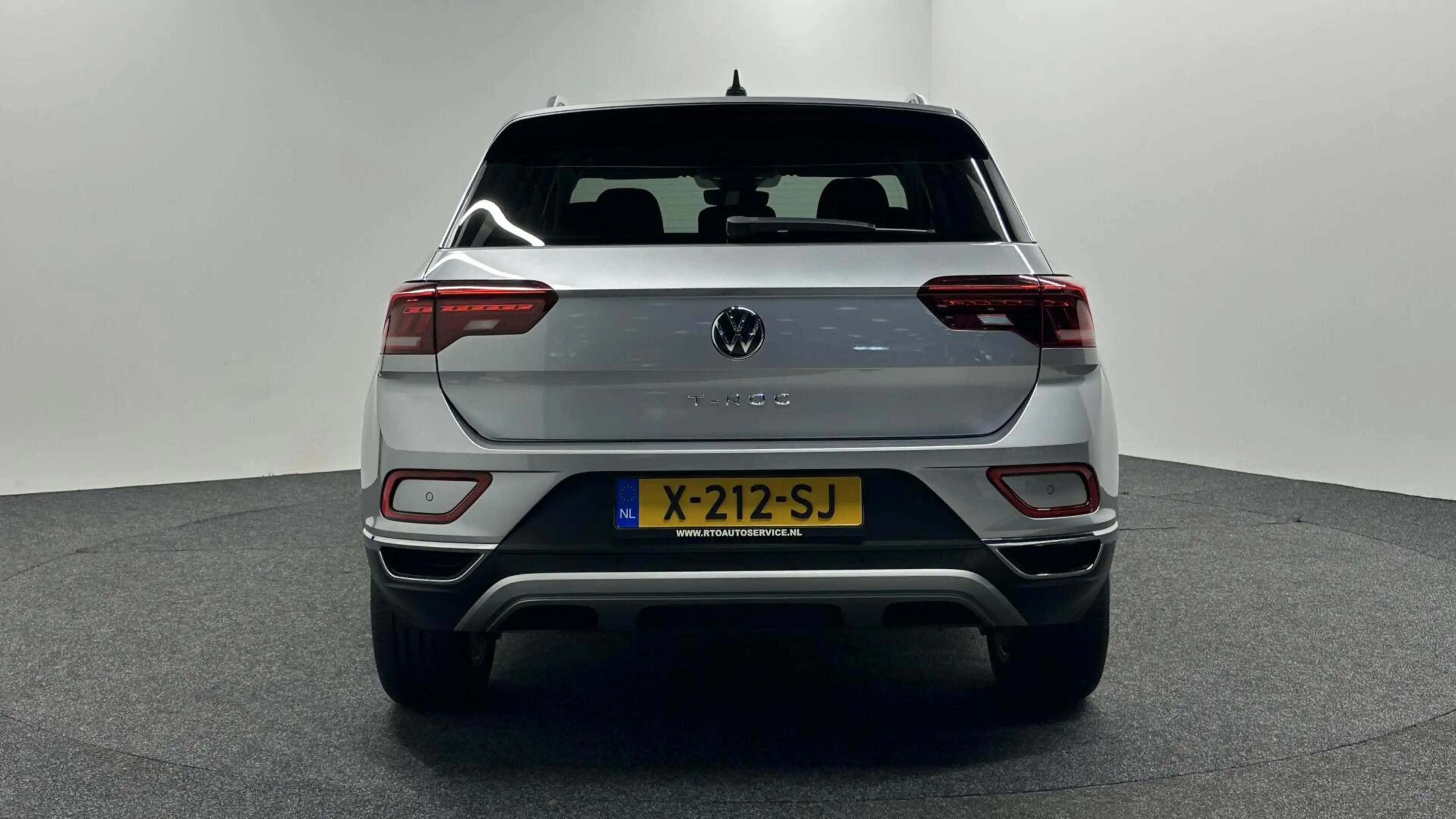 Volkswagen T-Roc 1.5 TSI R-Line Business+ PANO CARPLAY ADAPTIEF CRU — photo 7
