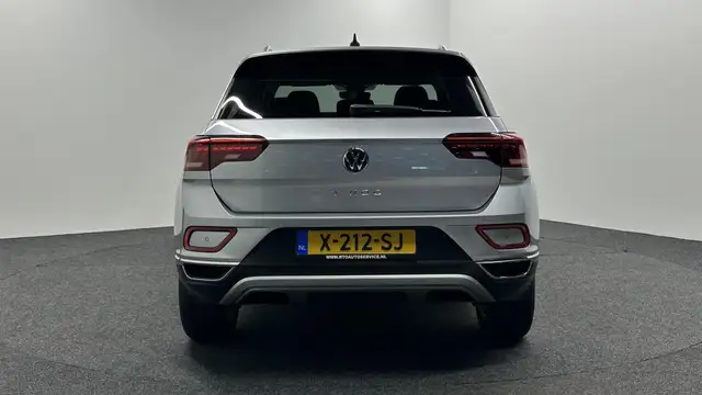 Volkswagen T-Roc view 7