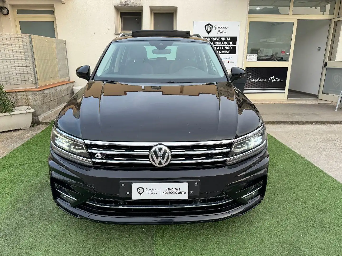Volkswagen Tiguan 2.0 BiTDI DSG 4M. Adv. R-Line BMT Nero - 2