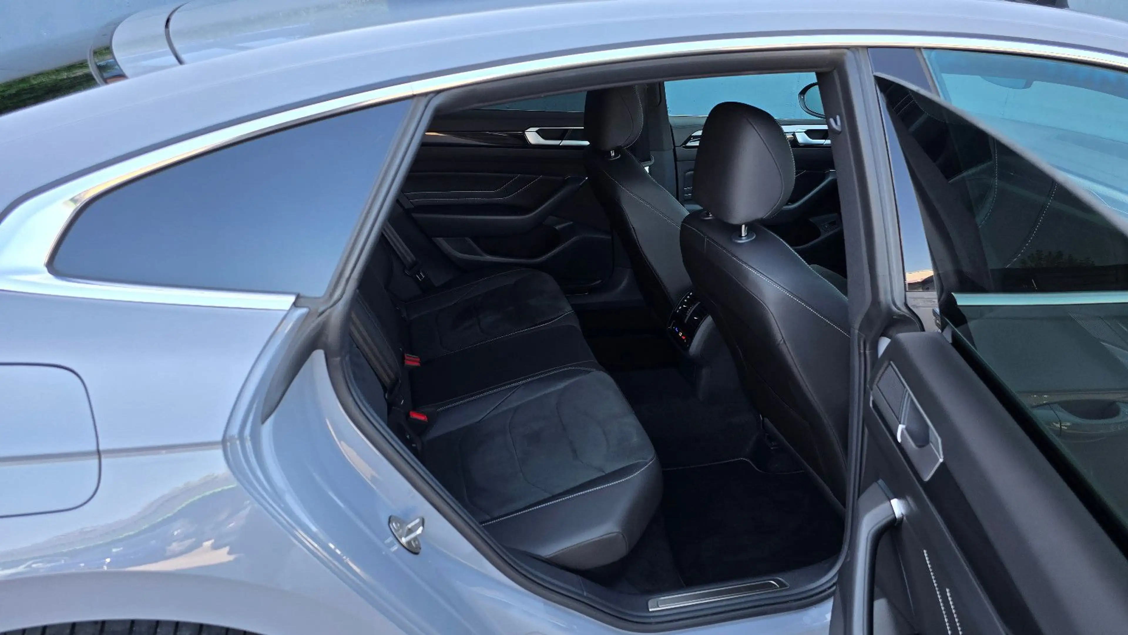 Volkswagen Arteon 2.0 TDI DSG 3 x R-Line Pano/ACC/Kamer/AHK — photo 8