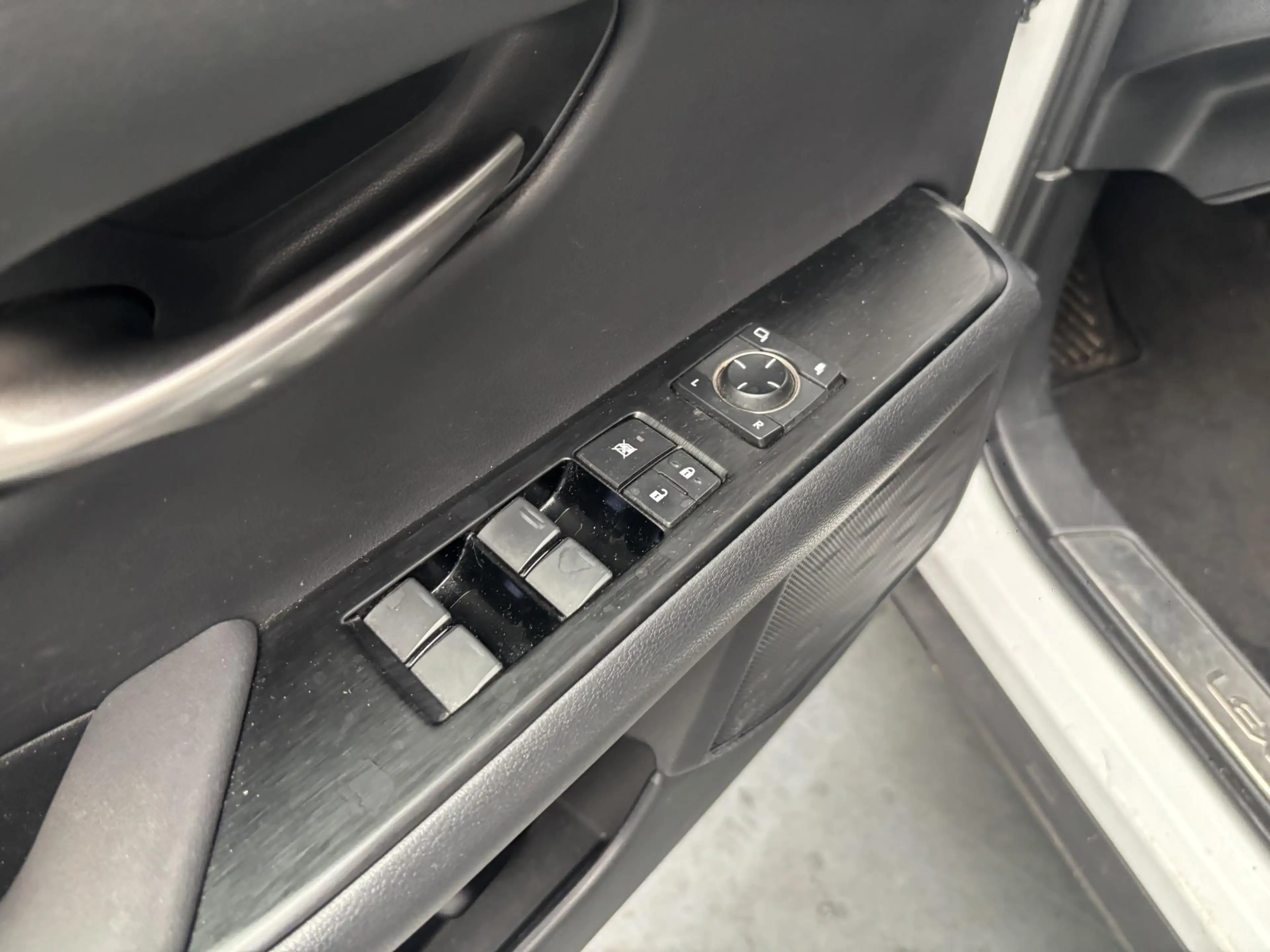 Lexus UX 250h F Sport Line — photo 5