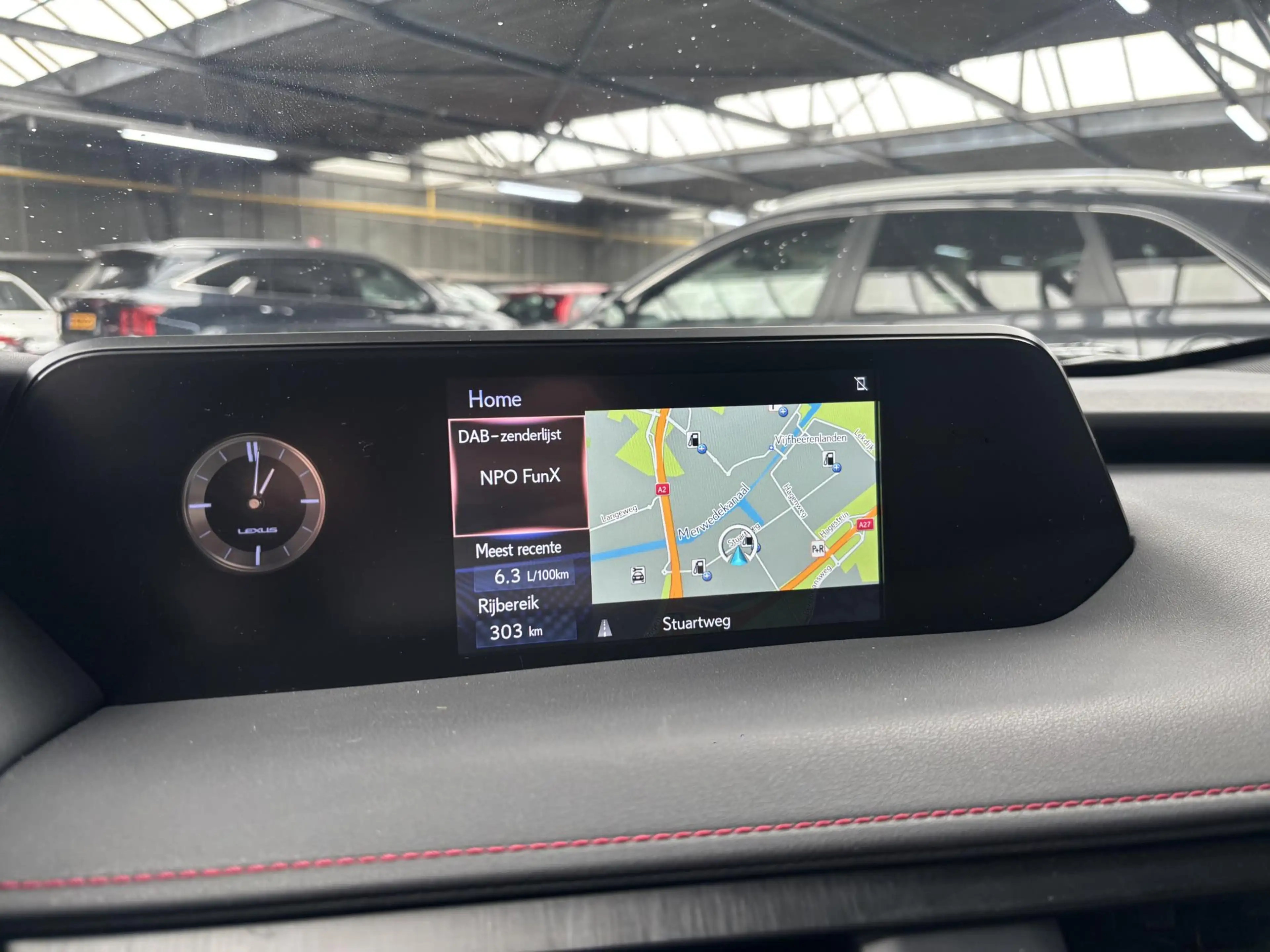Lexus UX 250h F Sport Line — photo 12