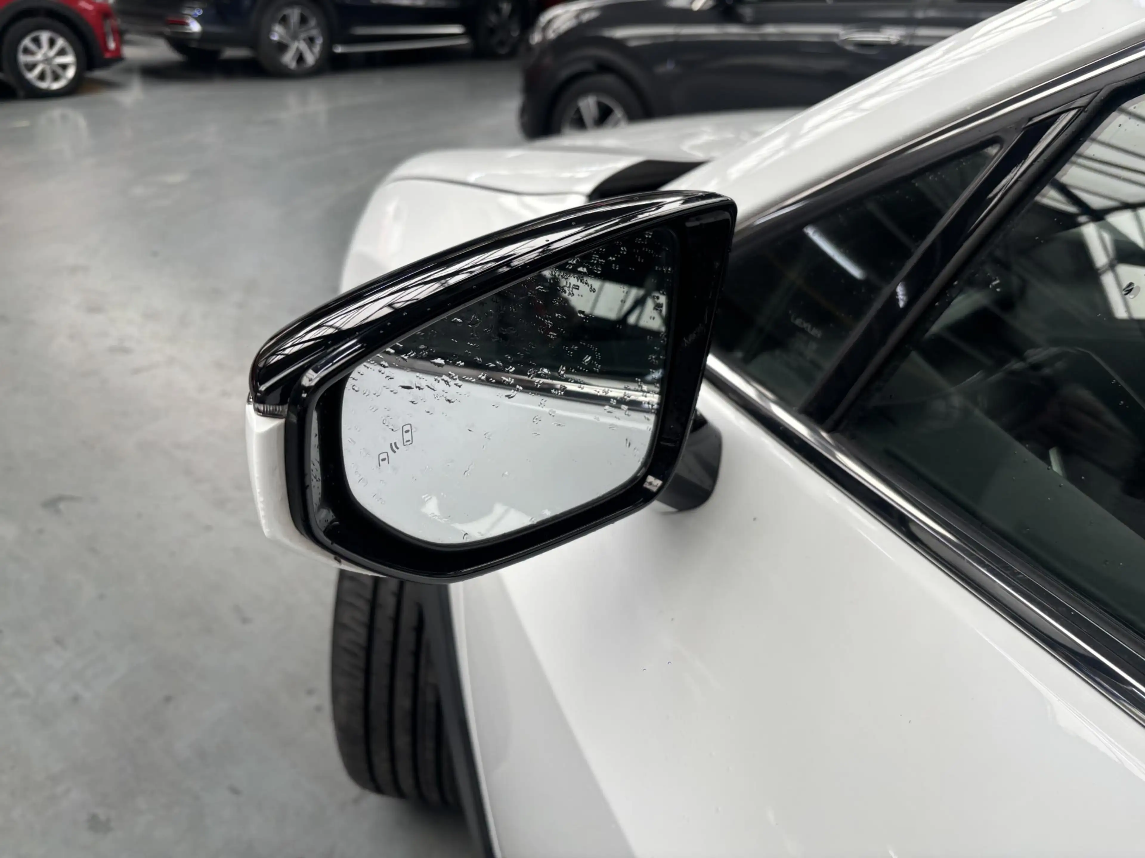 Lexus UX 250h F Sport Line — photo 3