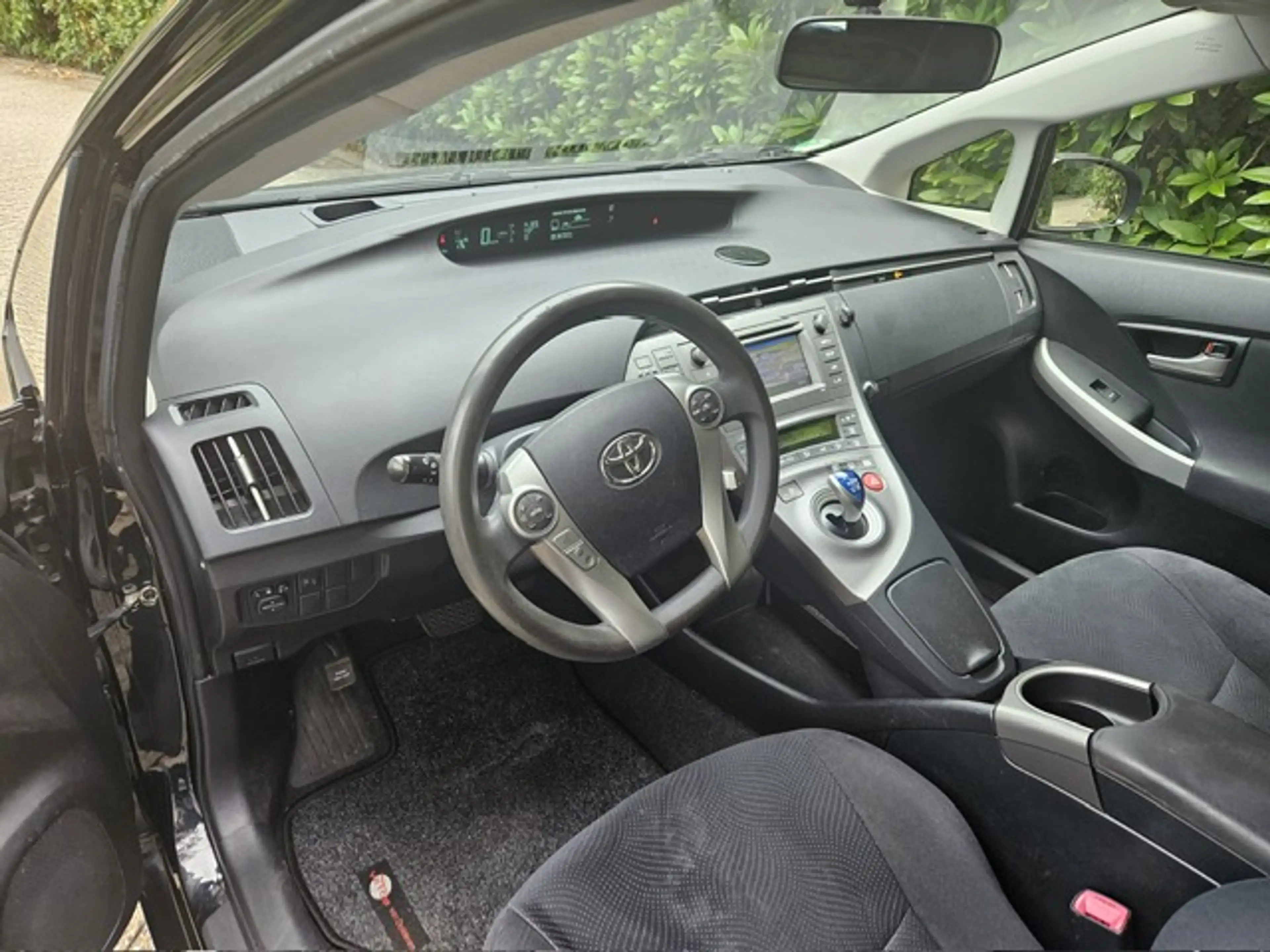 Toyota Prius 1.8 Comfort Navi — photo 8