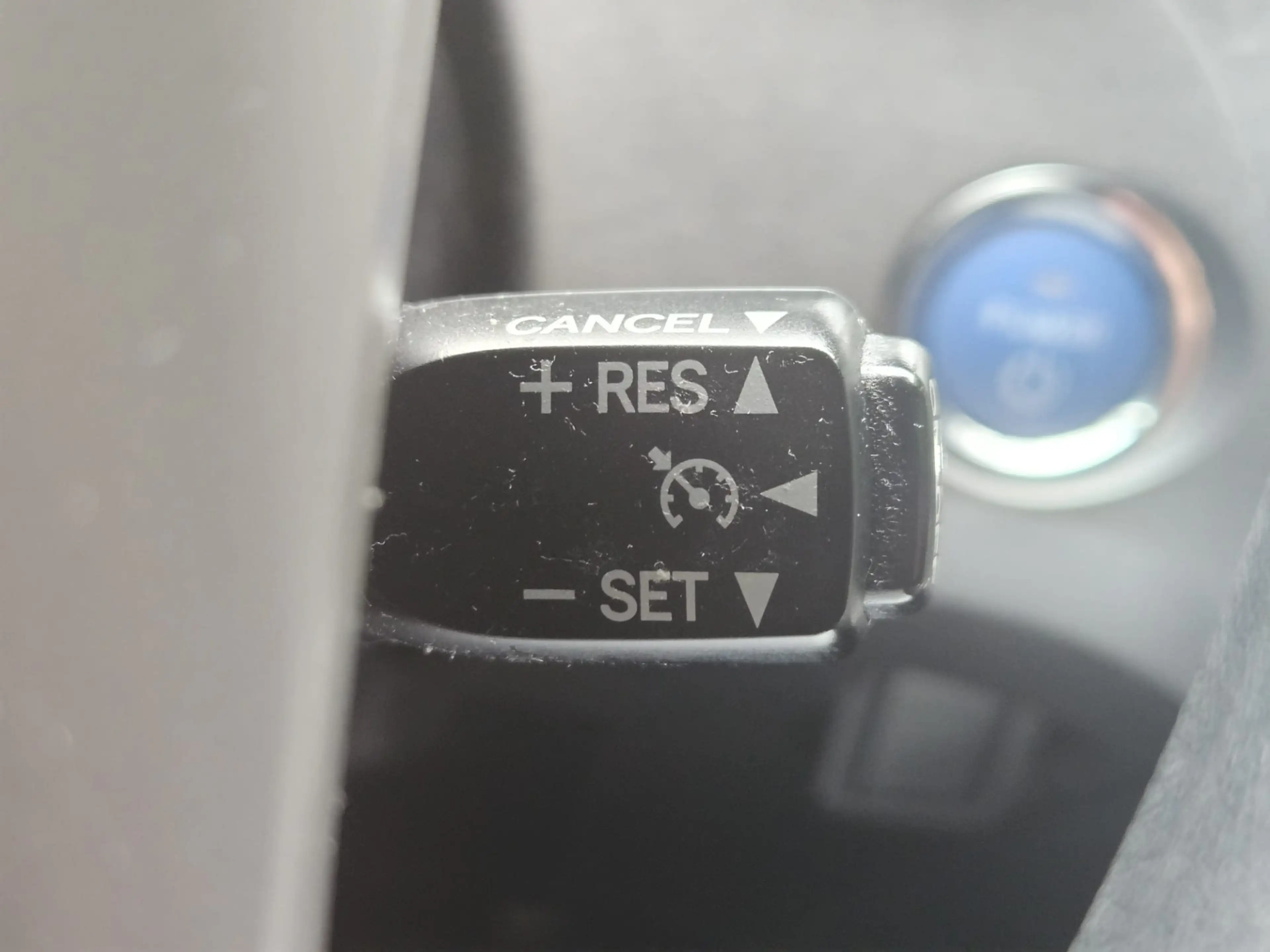 Toyota Prius 1.8 Comfort Navi — photo 13