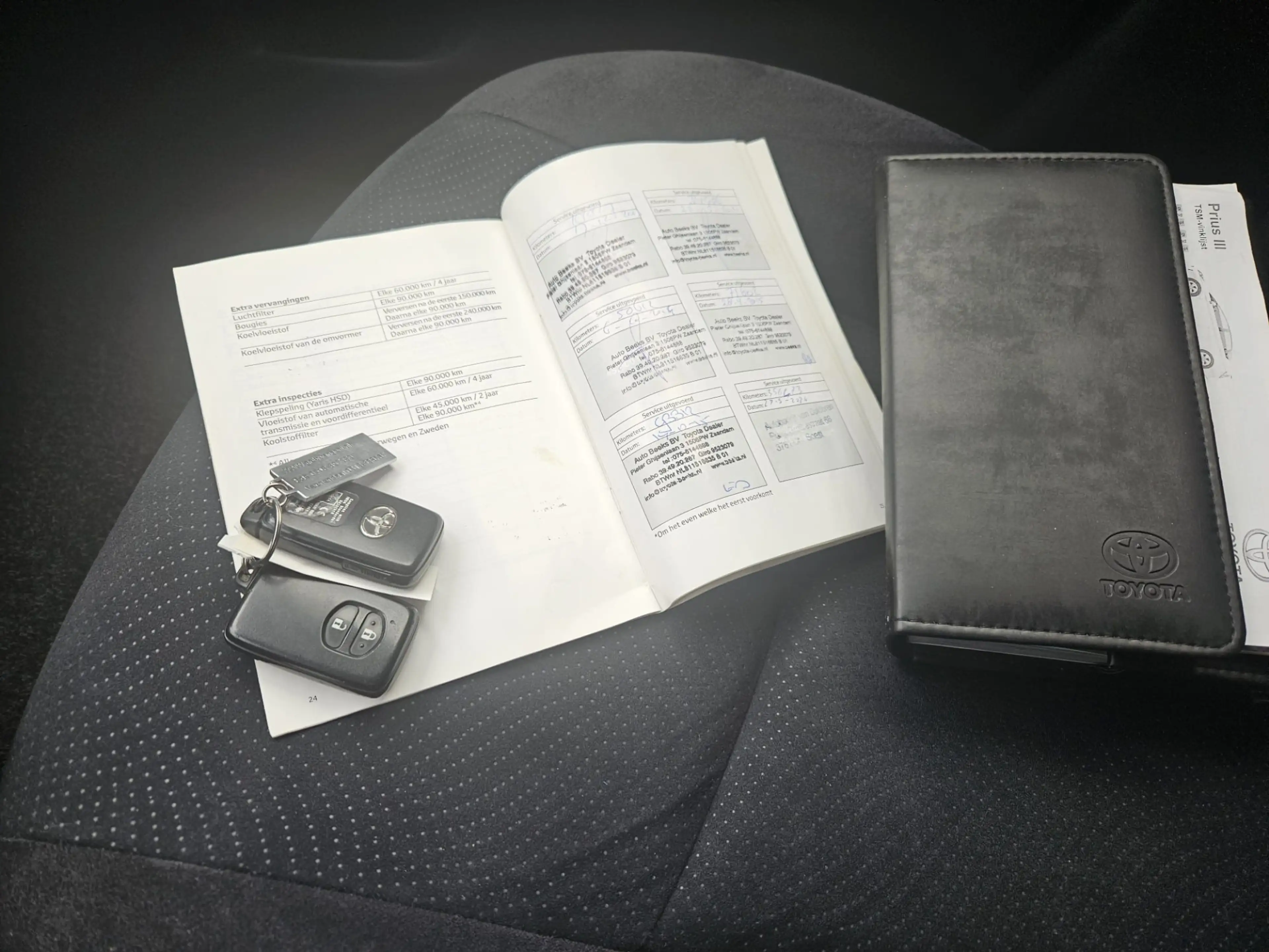 Toyota Prius 1.8 Comfort Navi — photo 16