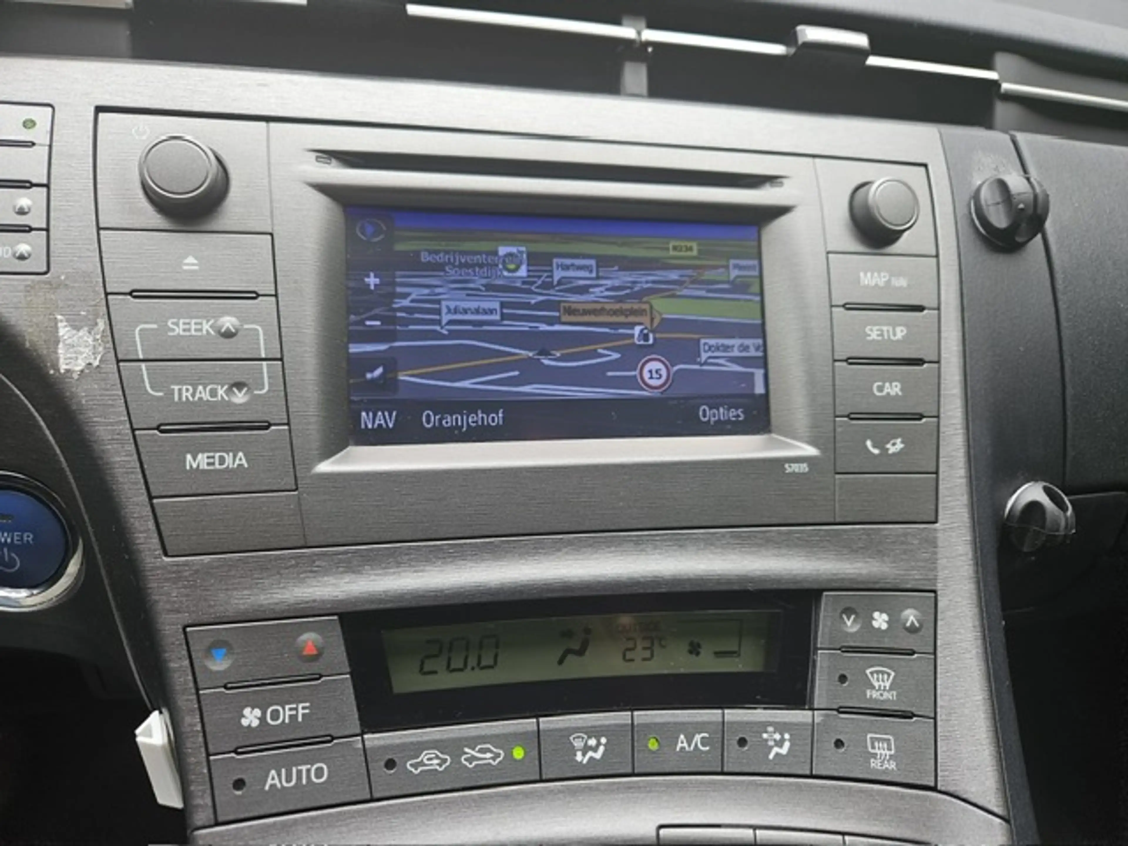 Toyota Prius 1.8 Comfort Navi — photo 11