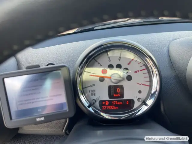MINI Countryman view 13