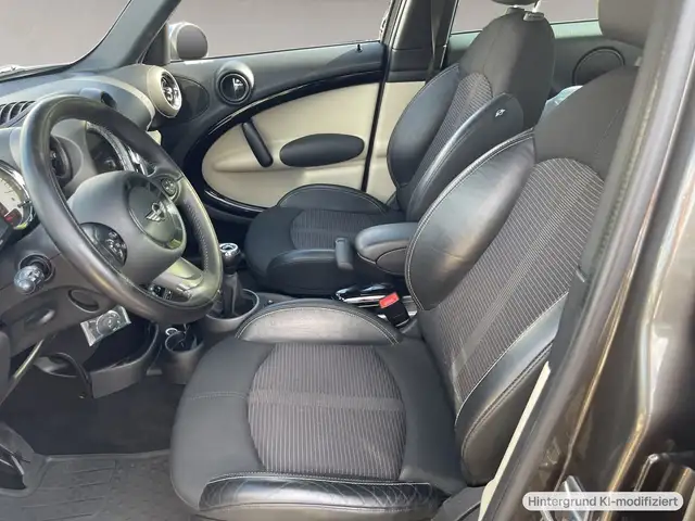 MINI Countryman view 11