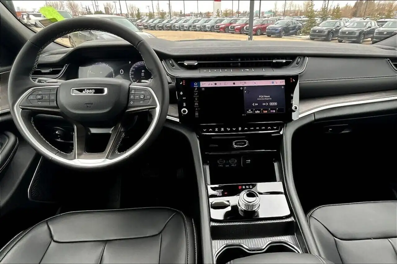 Jeep Grand Cherokee снимка Jeep Grand Cherokee