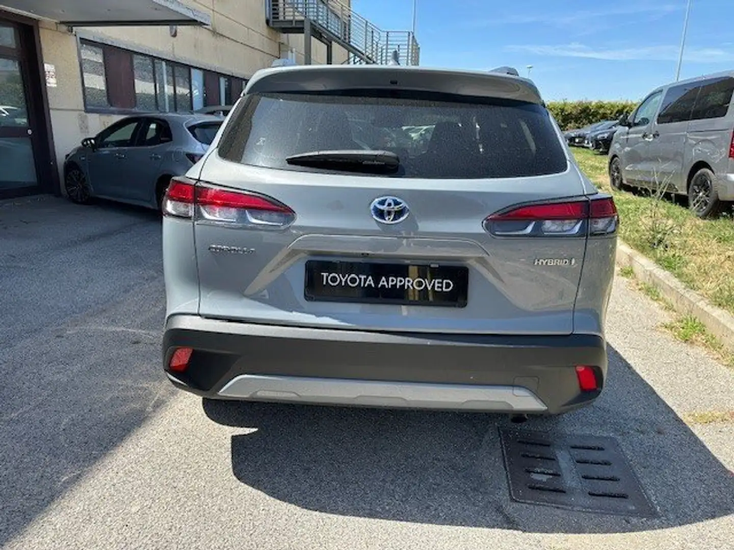 Toyota Corolla Corolla Cross Cross 2.0h Trend fwd 197cv e-cvt Grigio - 2