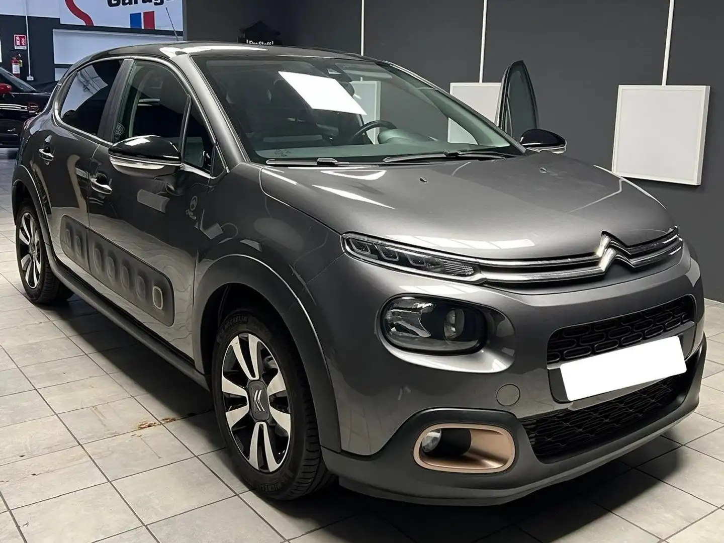 Citroen C3 C3 III 2017 1.5 bluehdi Shine s Grigio - 1