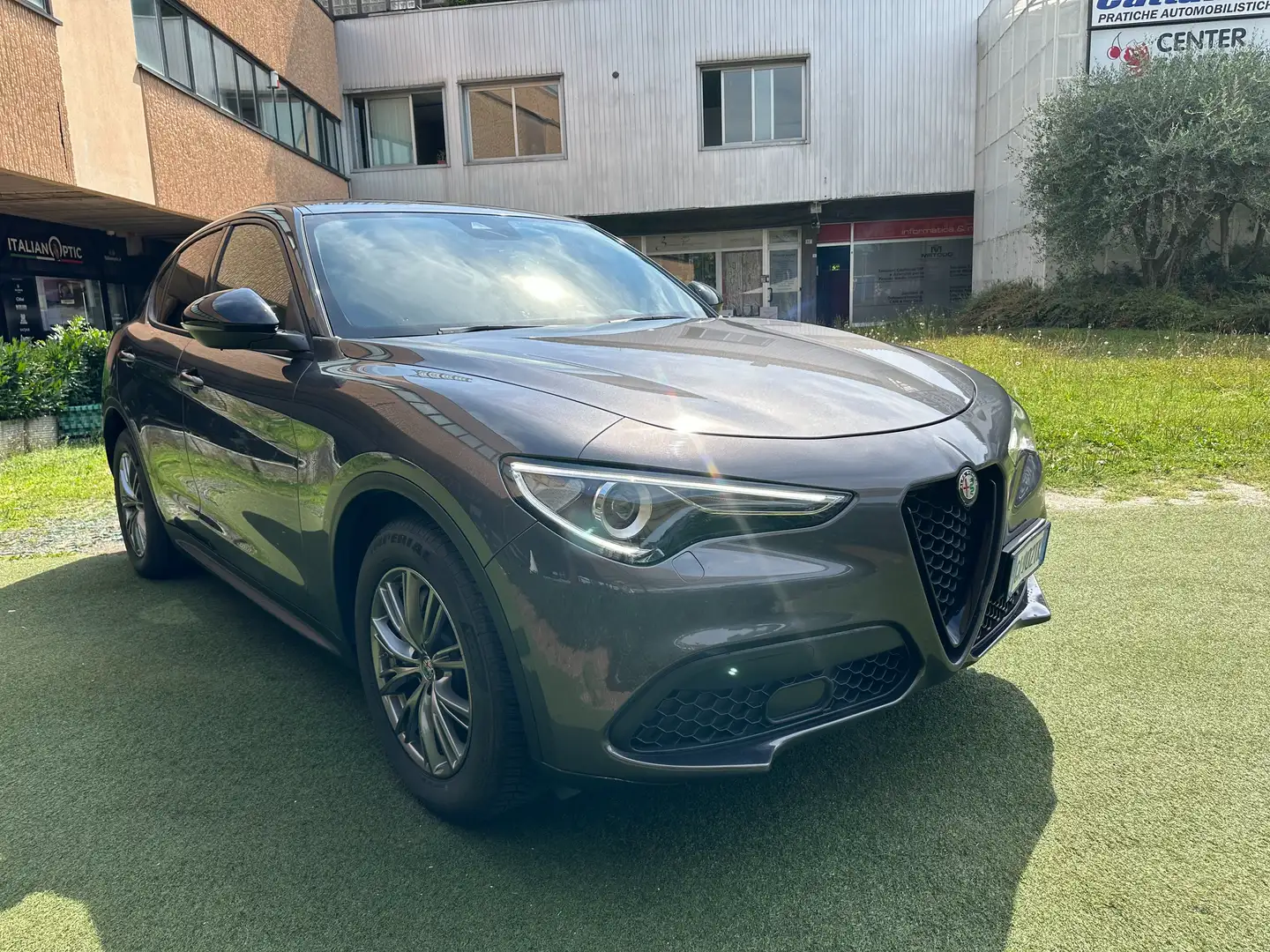 Alfa Romeo Stelvio 2.2 TDS Business RWD 160cv auto E6d 74000km Grigio - 2