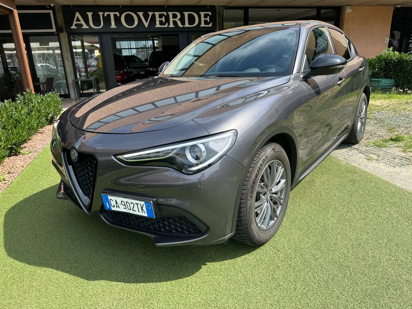 Alfa Romeo Stelvio 2.2 TDS Business RWD 160cv auto E6d 74000km Grigio - 1