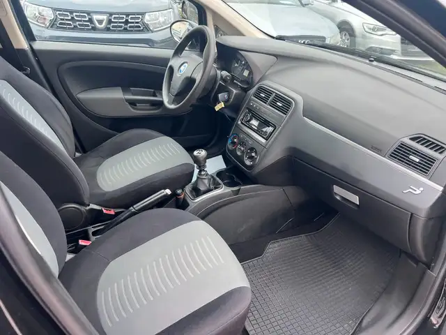 Fiat Grande Punto view 10