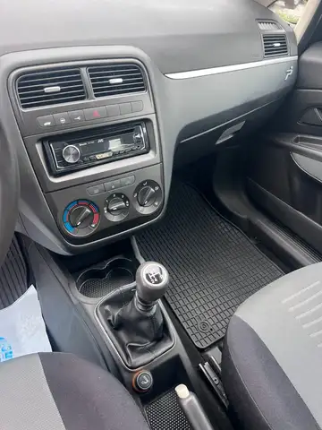 Fiat Grande Punto view 14