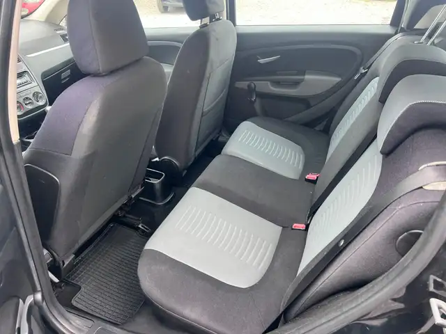Fiat Grande Punto view 11