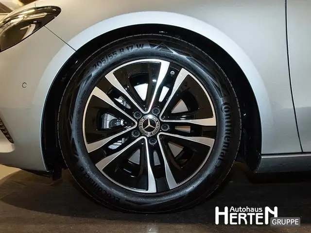 Mercedes-Benz B Class view 5
