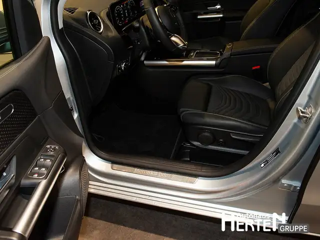 Mercedes-Benz B Class view 12