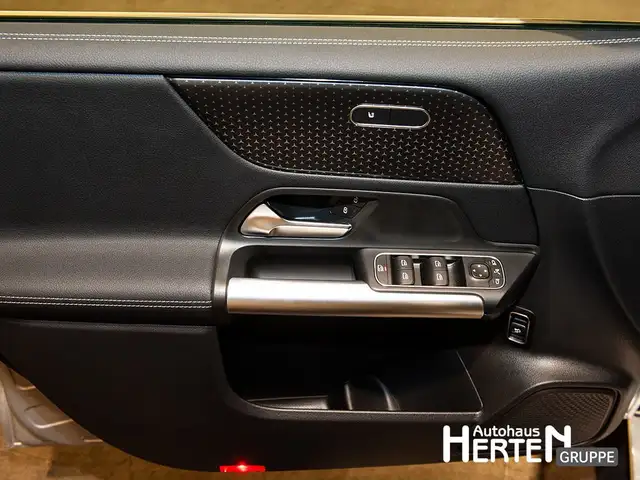 Mercedes-Benz B Class view 9