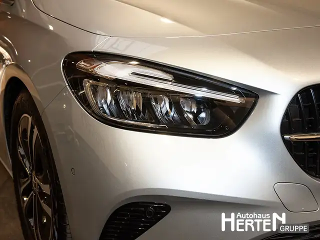 Mercedes-Benz B Class view 13