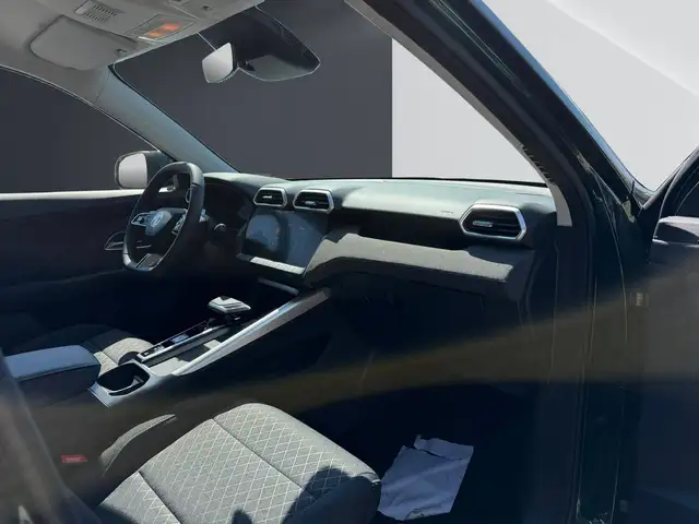 MG ZS view 13