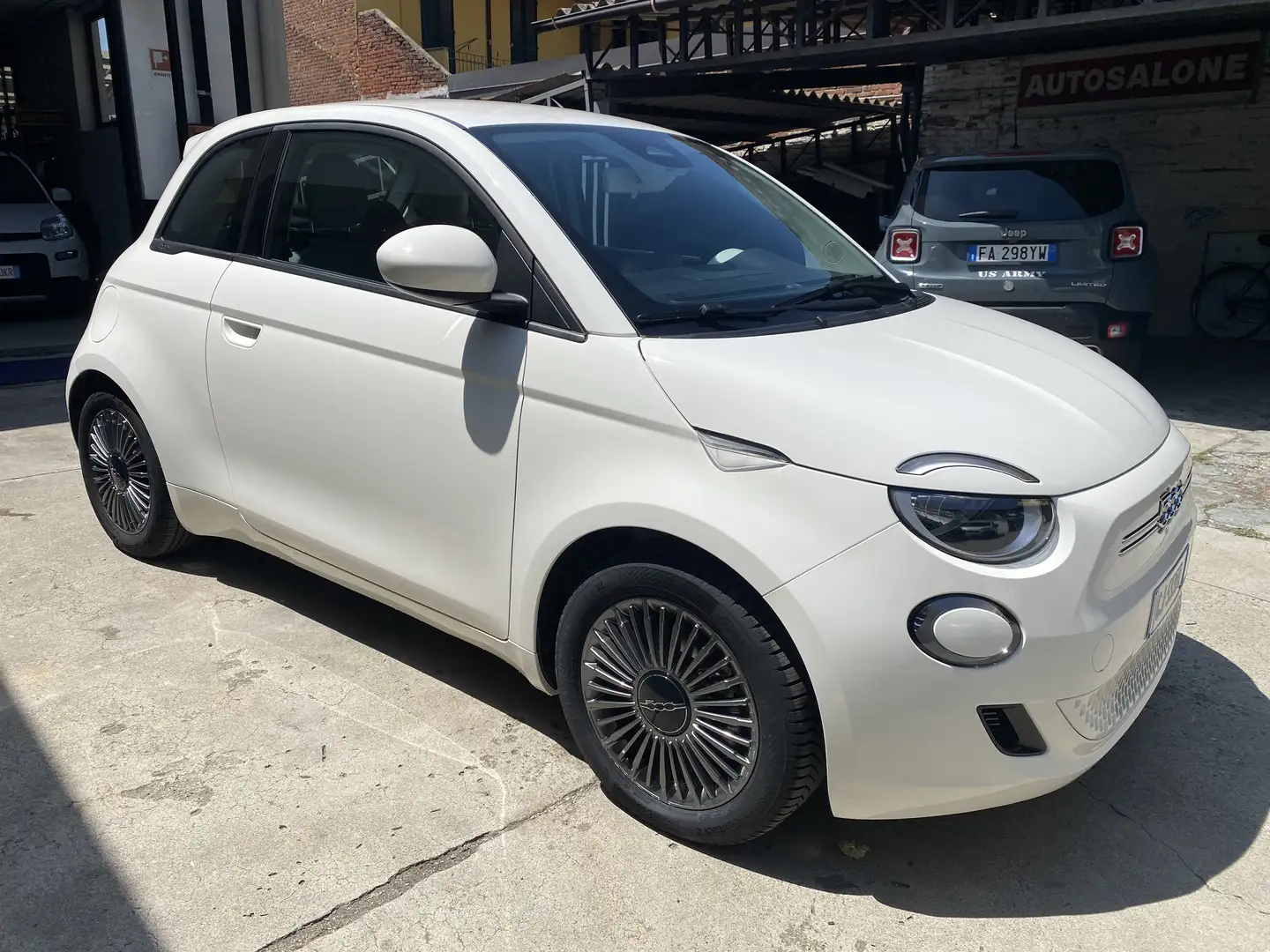 Fiat 500e 42 kWh Icon + - 2