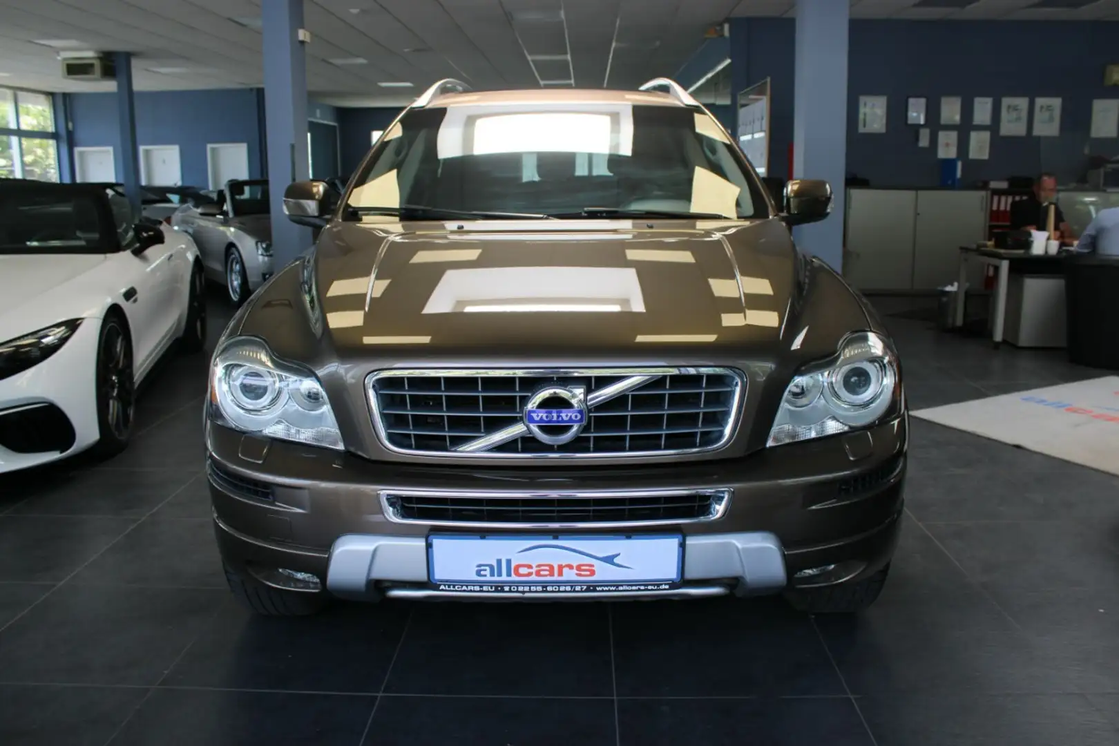 Volvo XC90 D5 AWD Geartronic Edition Pro Braun - 2