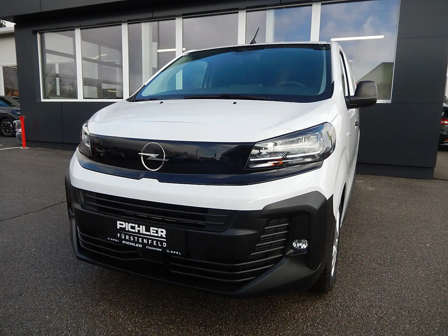 Opel Vivaro Vivaro 2,0 BlueHDi 145 S&S M Weiß - 1