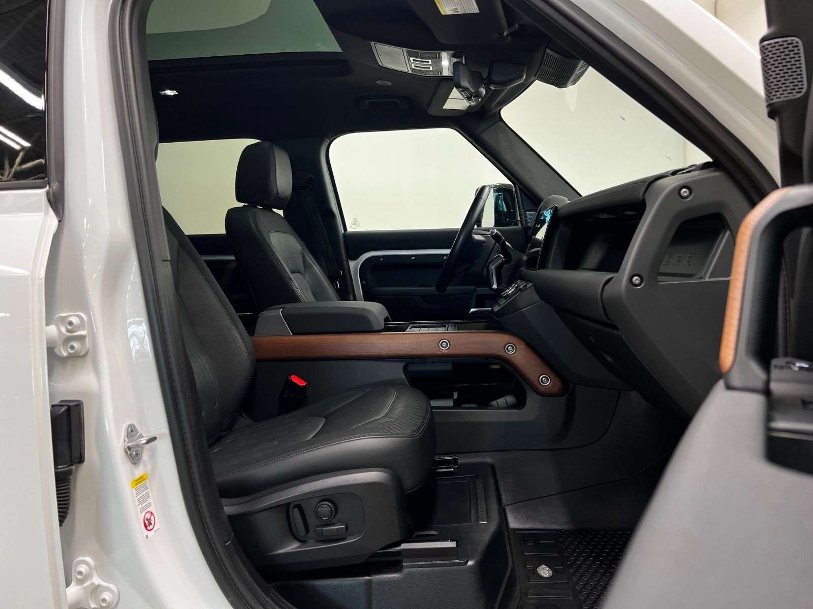 2022 Land Rover Defender 110 X-DYNAMIC SE alt 5
