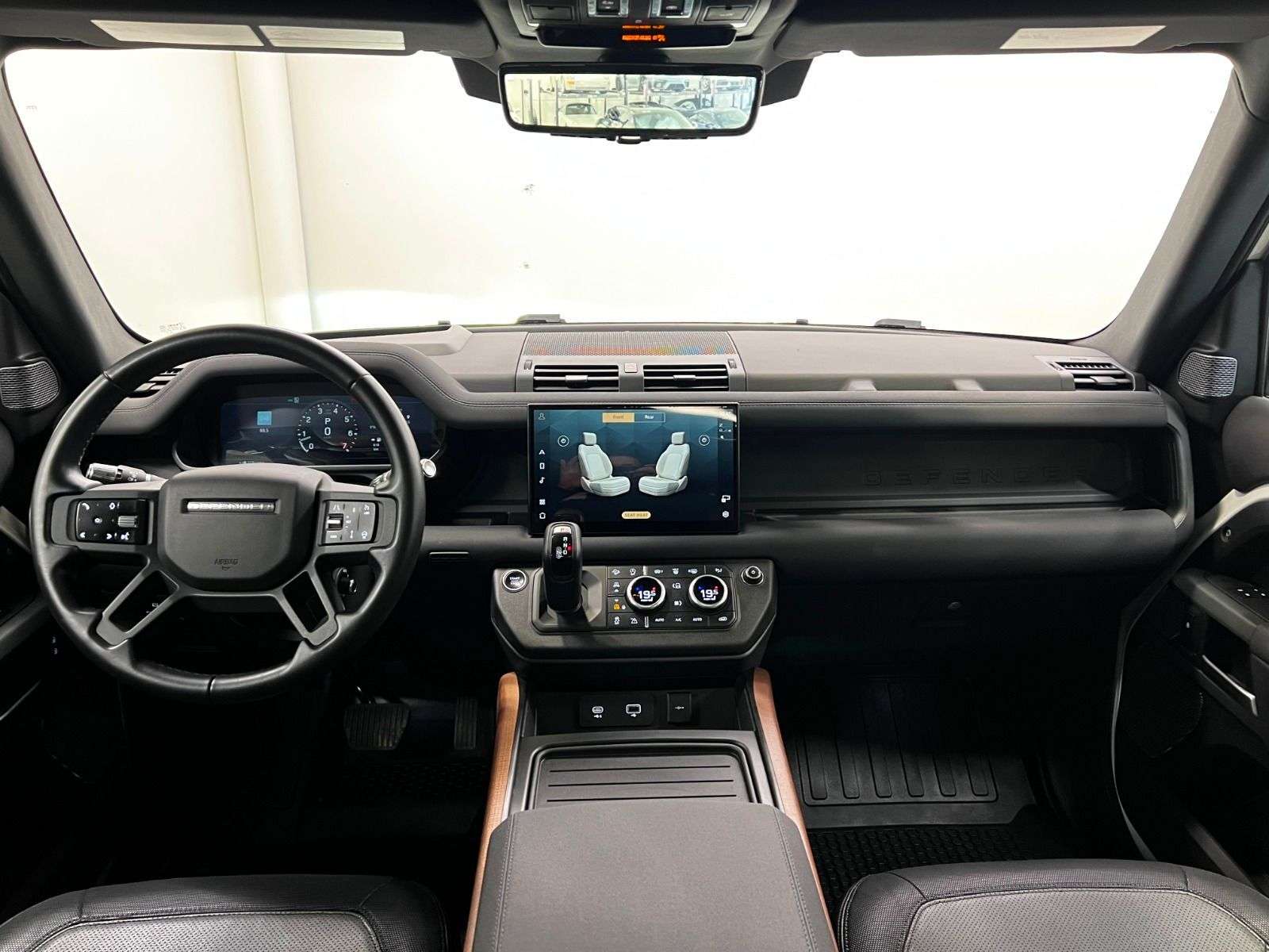 2022 Land Rover Defender 110 X-DYNAMIC SE thumb 36