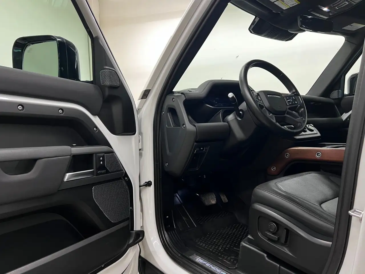 Land Rover Defender снимка Land Rover Defender
