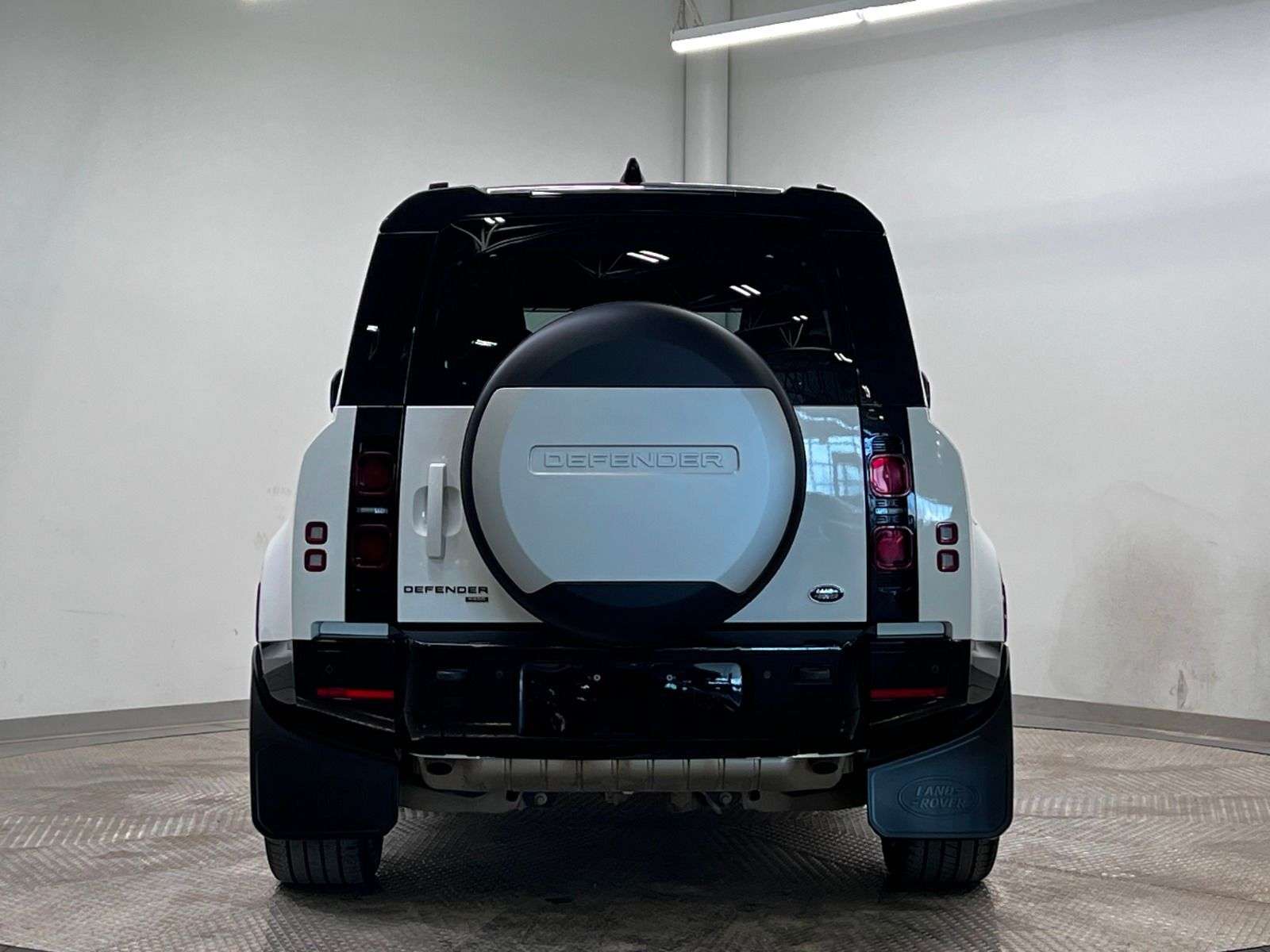 2022 Land Rover Defender 110 X-DYNAMIC SE thumb 6