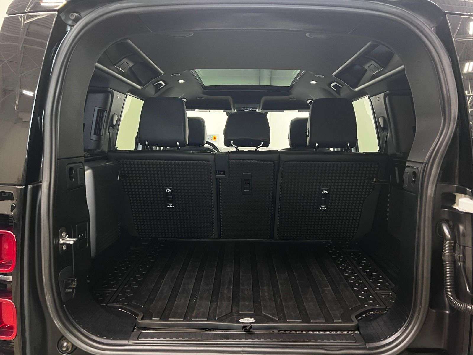 2022 Land Rover Defender 110 X-DYNAMIC SE thumb 37