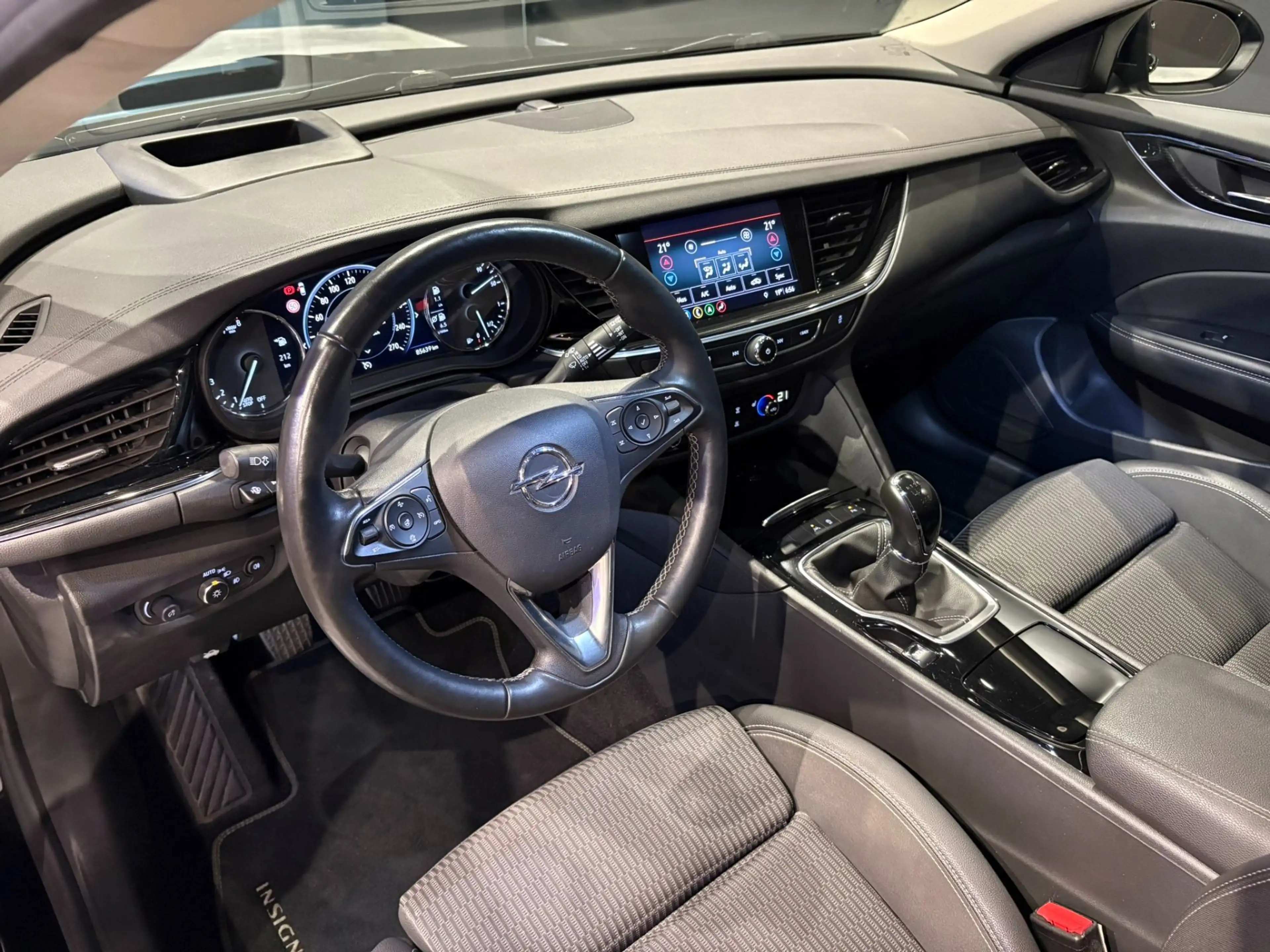 Opel Insignia ST 1.5 Innovation 8-fach HEAD-UP MATRIX — photo 9