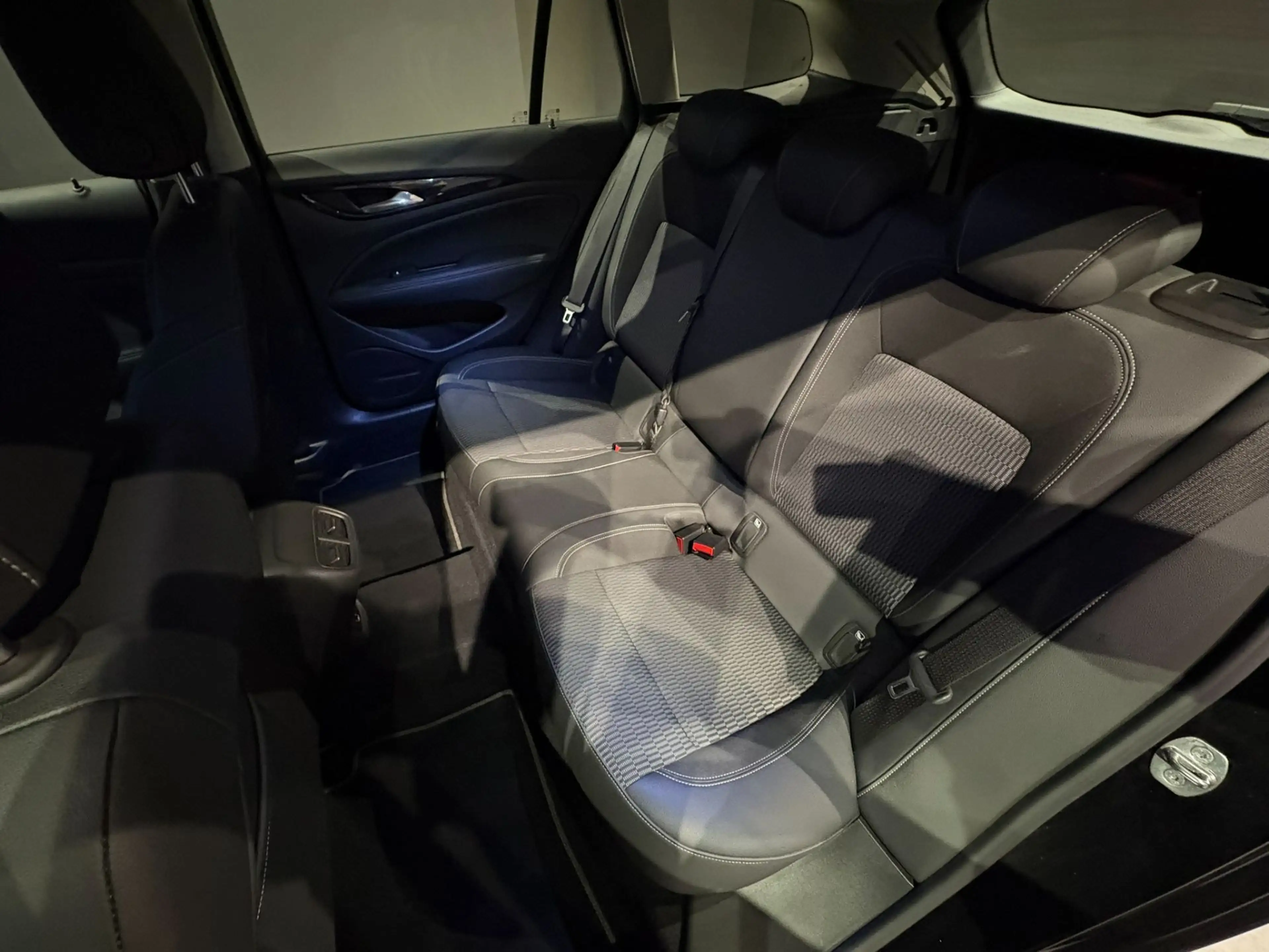 Opel Insignia ST 1.5 Innovation 8-fach HEAD-UP MATRIX — photo 12