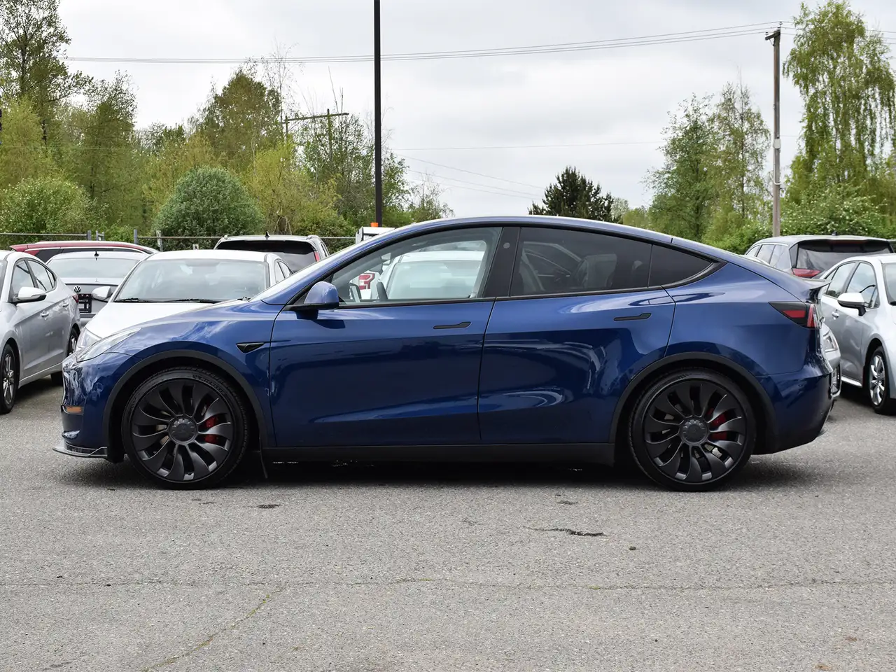 Tesla Model Y снимка Tesla Model Y