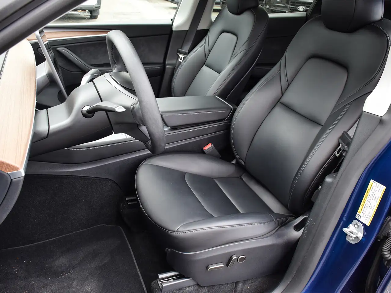Tesla Model Y снимка Tesla Model Y