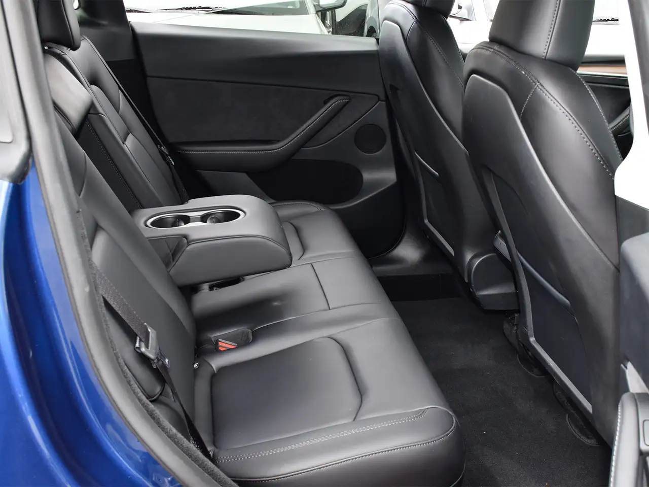 Tesla Model Y снимка Tesla Model Y
