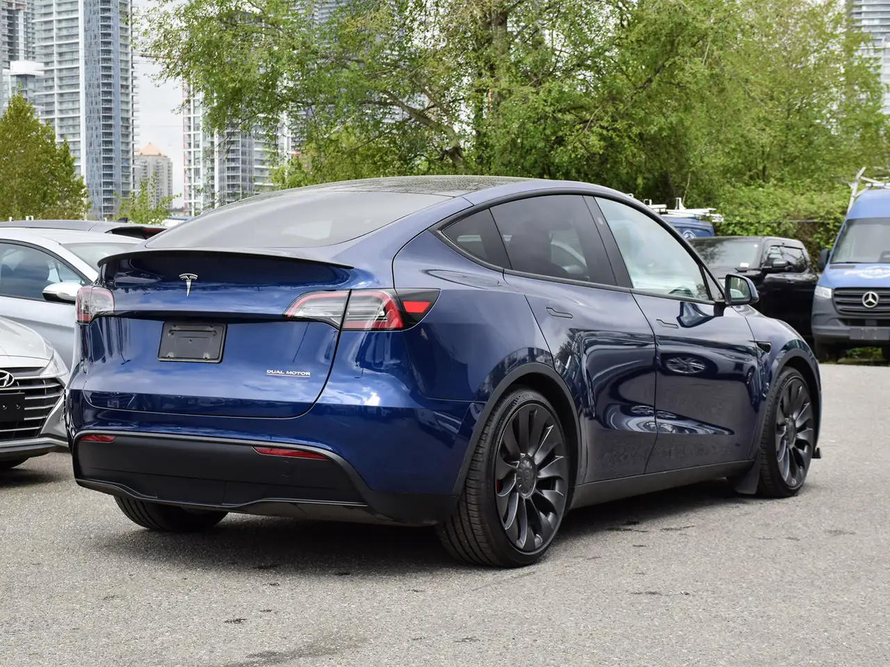 Tesla Model Y снимка Tesla Model Y
