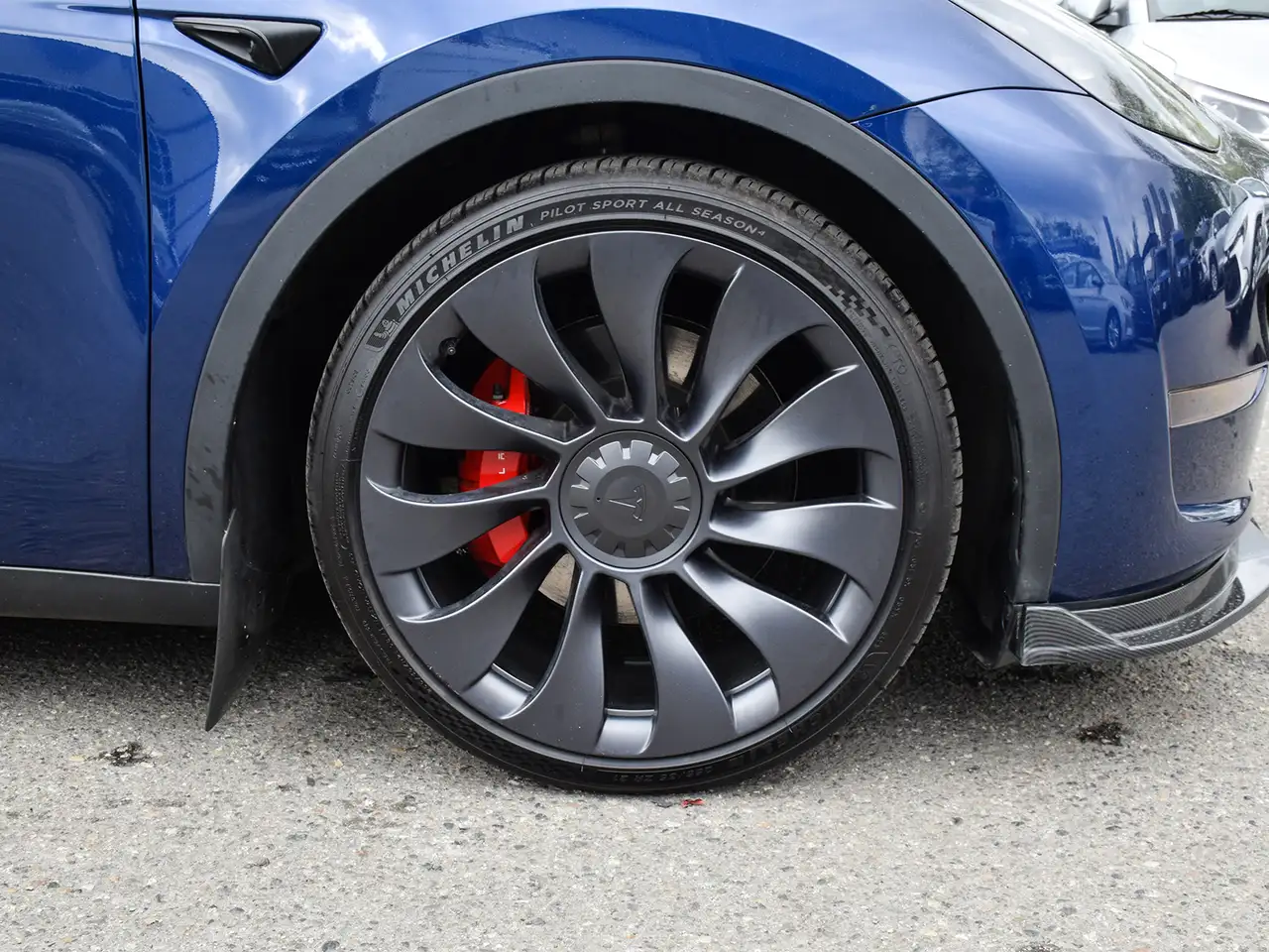 Tesla Model Y снимка Tesla Model Y
