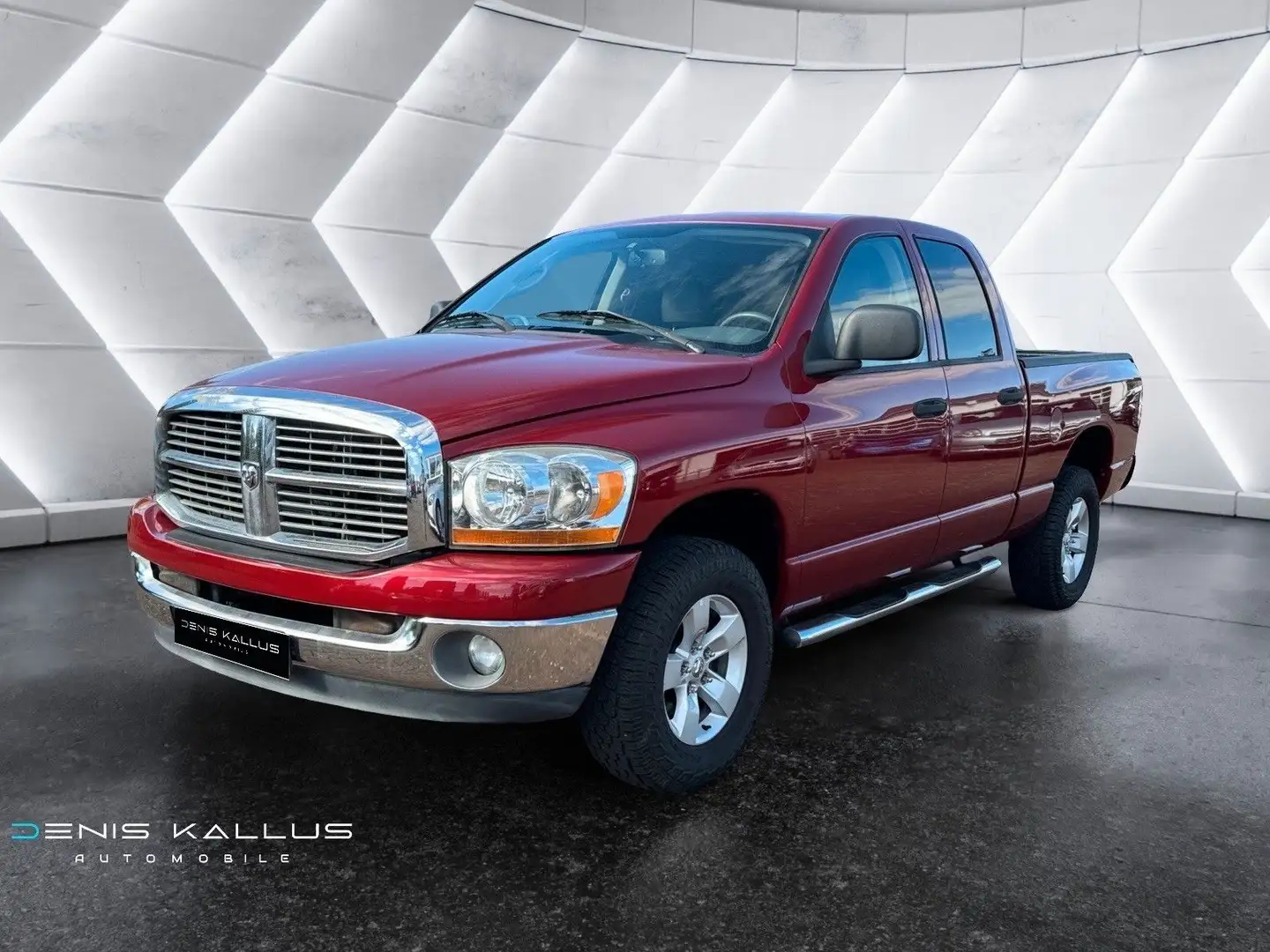 Dodge RAM 1500 V8 Rot - 1