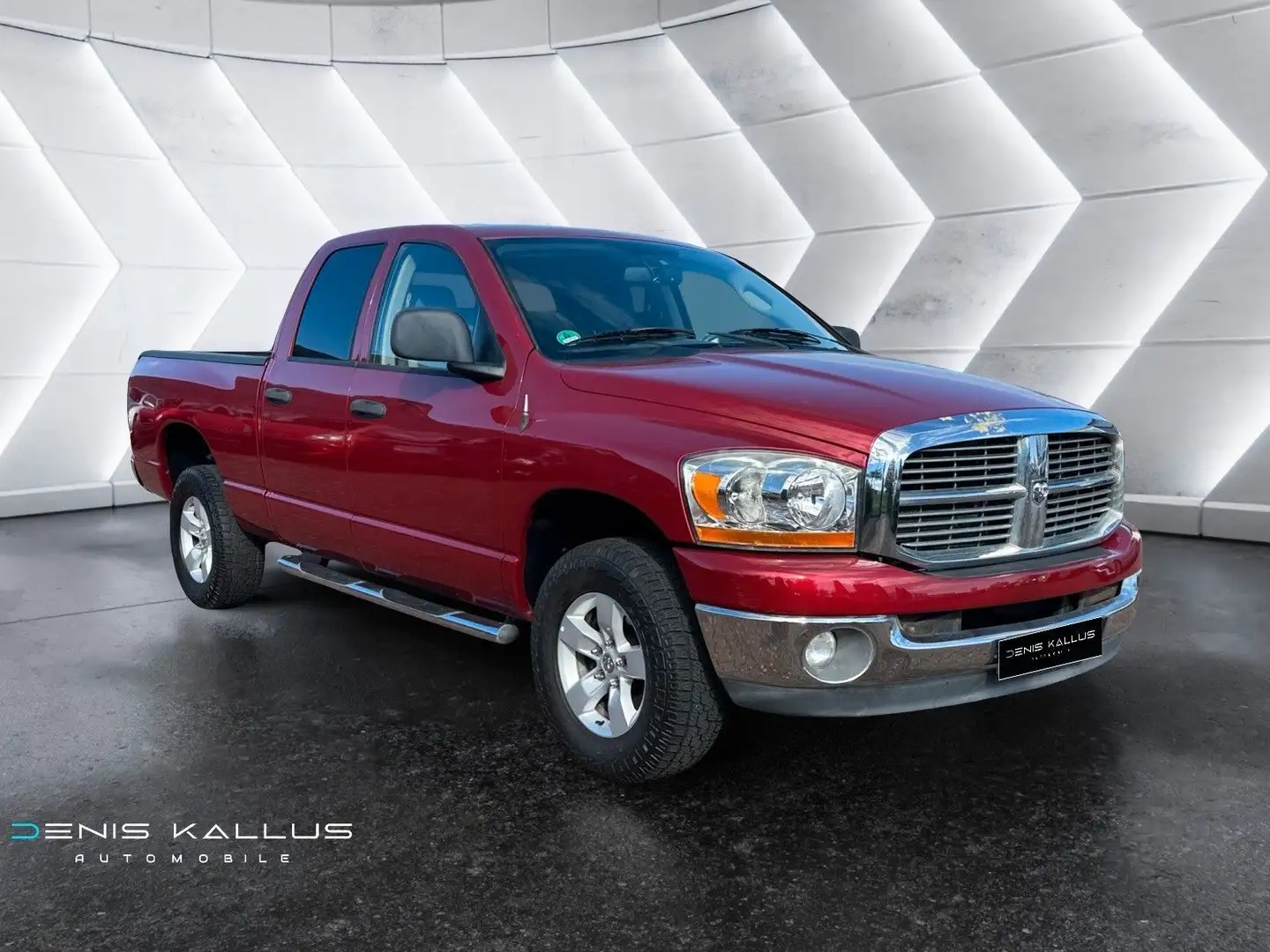 Dodge RAM 1500 V8 Rot - 2