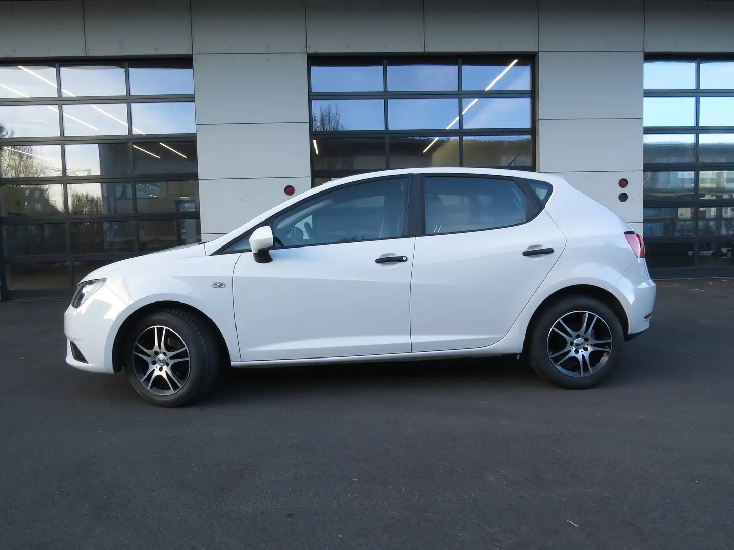 SEAT Ibiza Ibiza ST Chili 1,2 30 edition Chili 30 edition Weiß - 2
