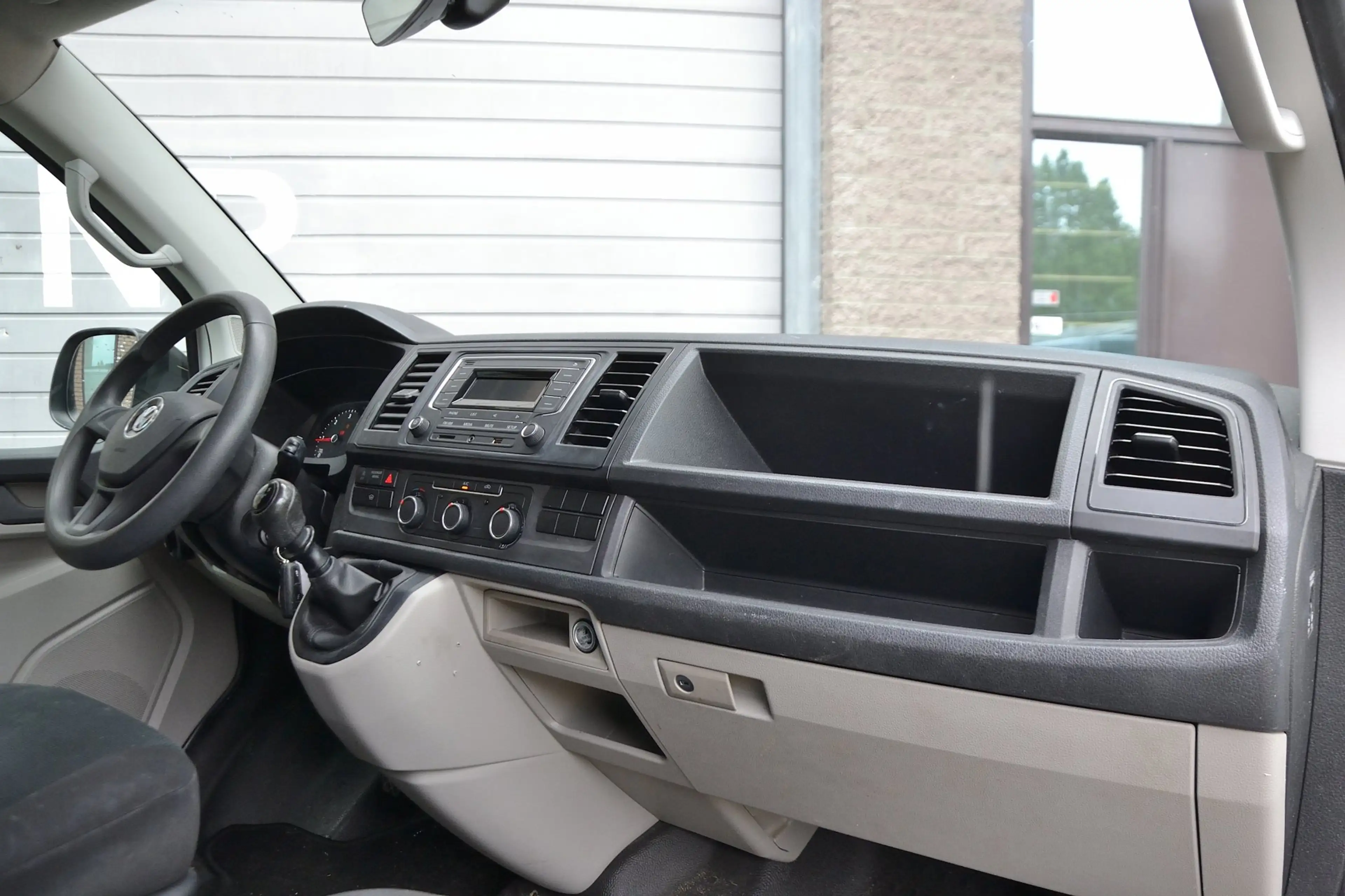 Volkswagen Transporter 2.0 TDI L1H1 Comfortline | Cruise Control | Trekha — photo 10