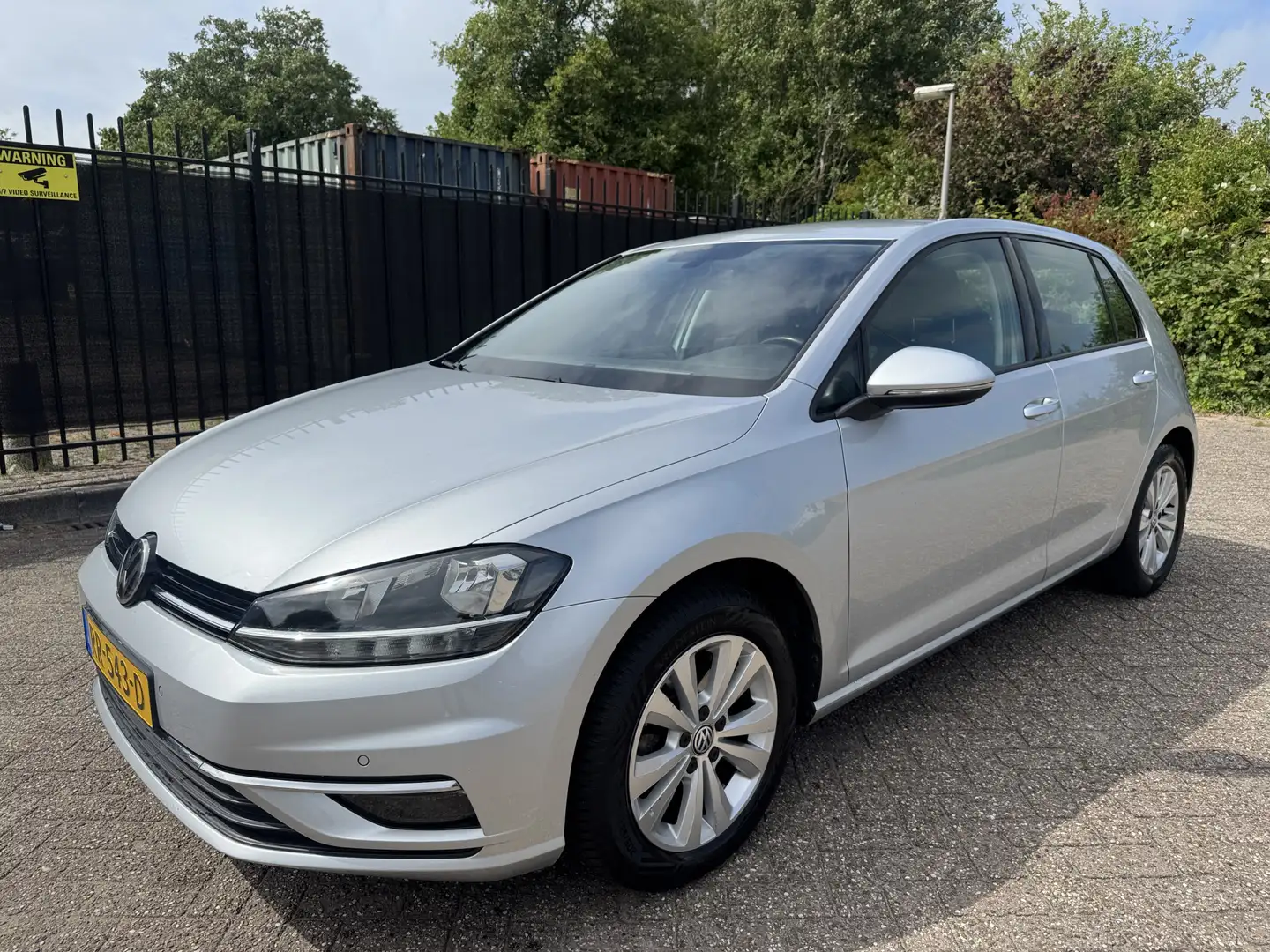 Volkswagen Golf 1.0 TSI Comfortline 5 Drs ACC/Carplay/Clima/LMV/PD Grijs - 1