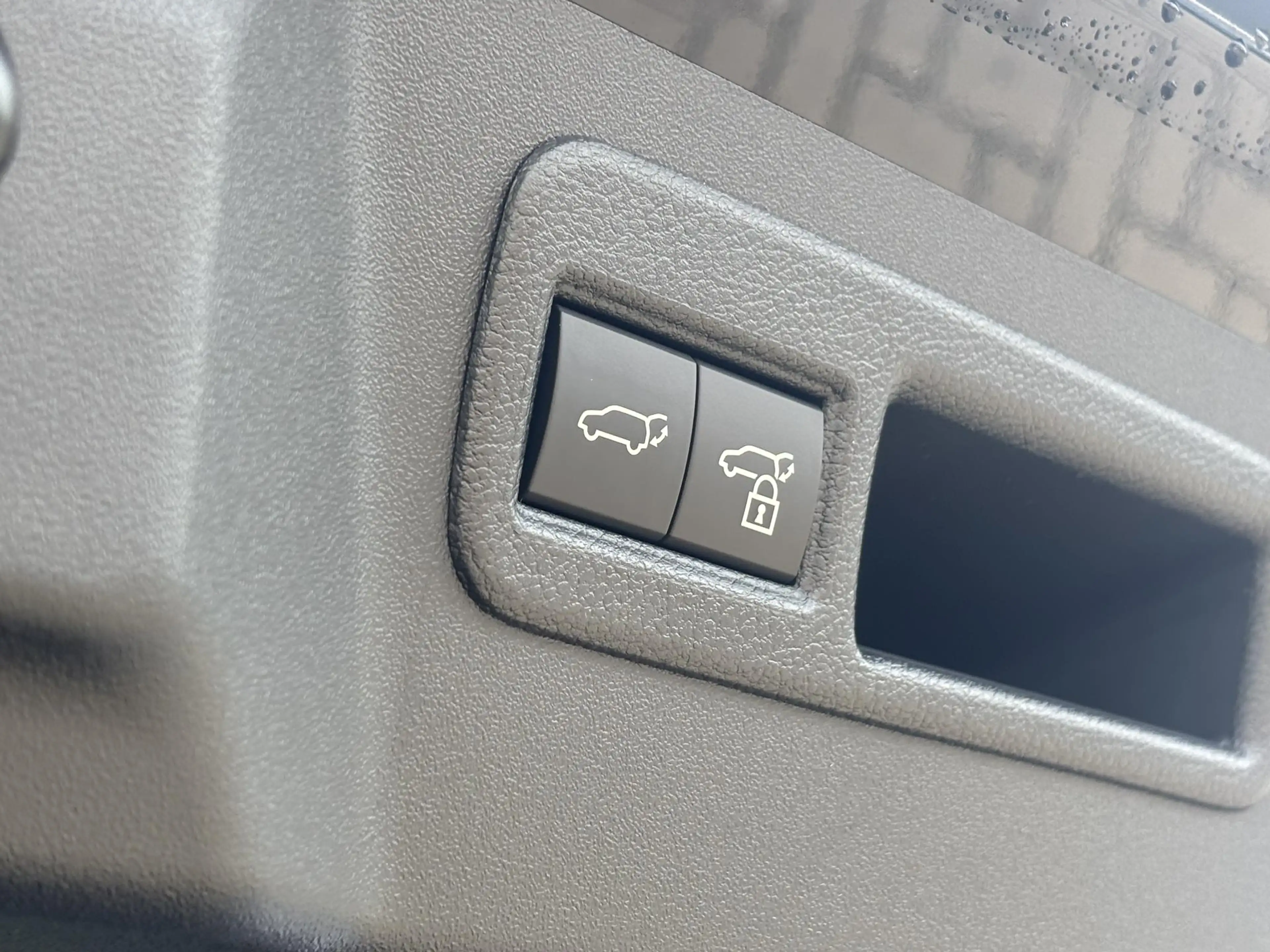 Toyota C-HR+ First Edition 77 kWh — photo 14