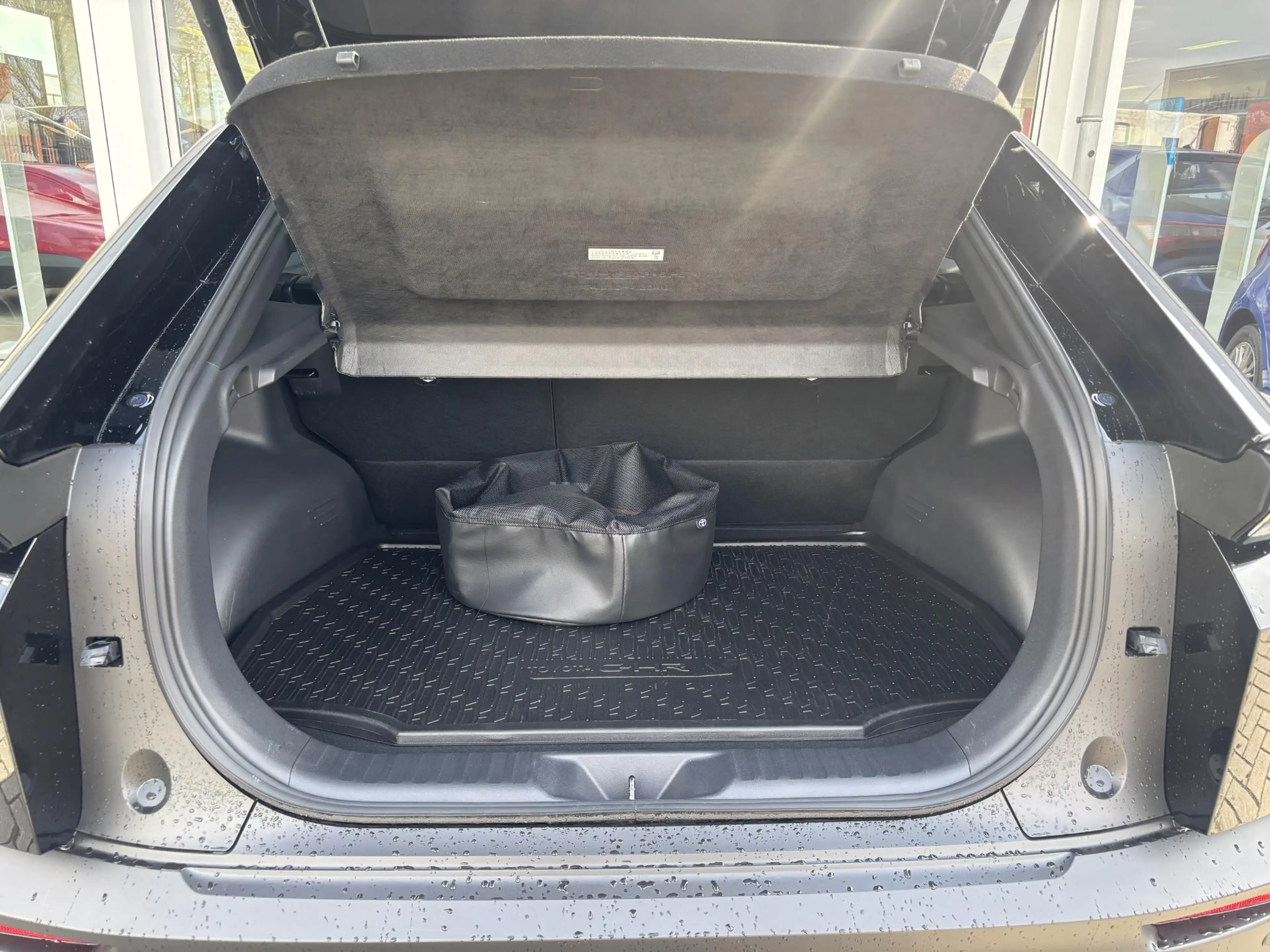 Toyota C-HR+ First Edition 77 kWh — photo 9