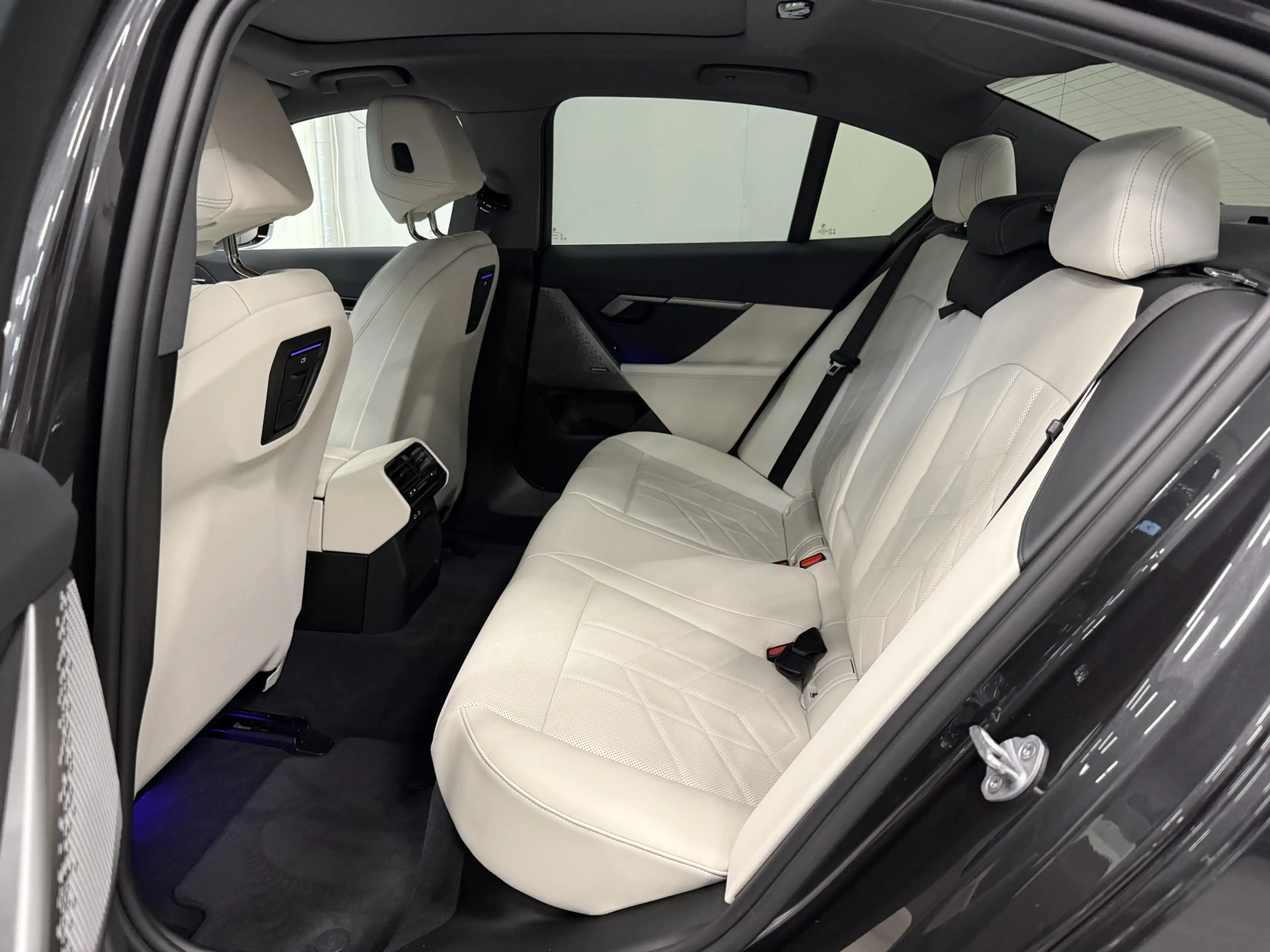 BMW 530 5-serie 530e Edition PANO/H&K/HEAD-UP/LEER-SPORT/C — photo 13