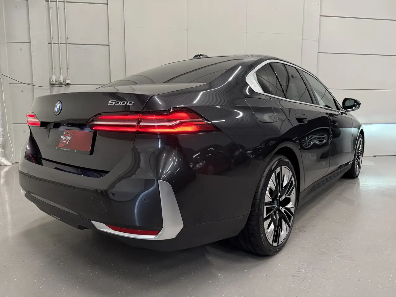 BMW 530 5-serie 530e Edition PANO/H&K/HEAD-UP/LEER-SPORT/C, миниатюра 7